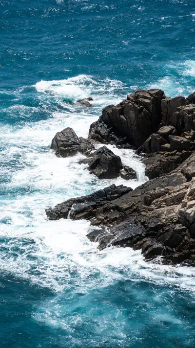 礁石与大海-拍信图库