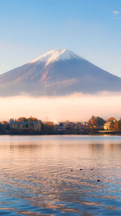 云雾缭绕的富士山