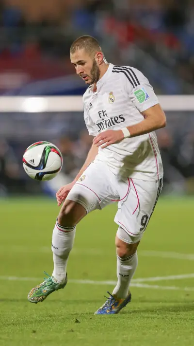 绝杀前锋本泽马