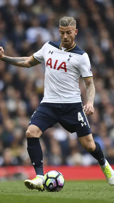 阿尔德韦雷尔德续约