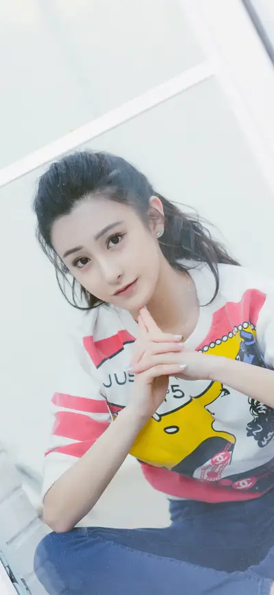 可爱的朱圣祎壁纸-锐景创意