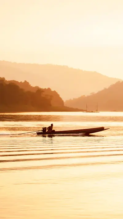 拥抱自然-拍信图库